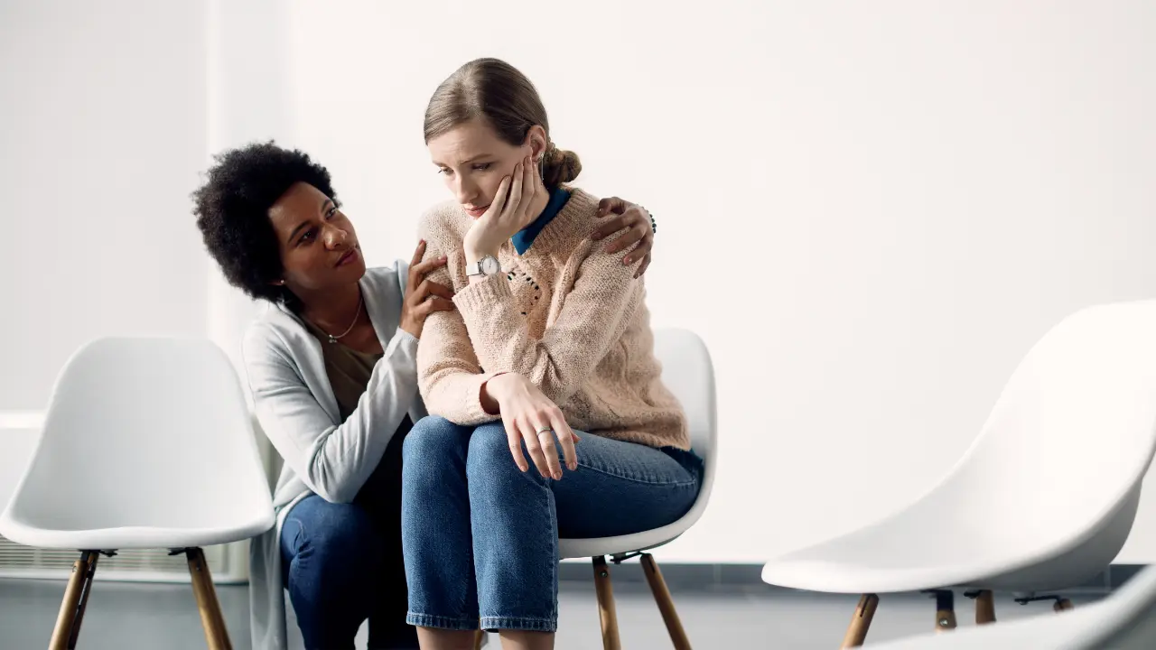 compare and contrast mental health and emotional health