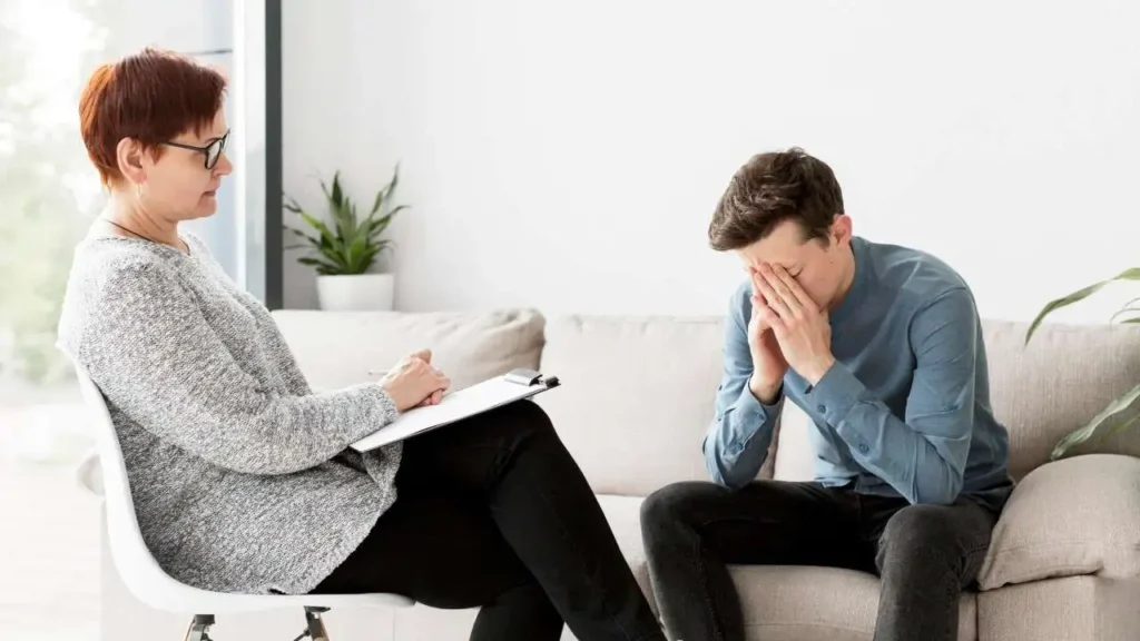 compare and contrast mental health and emotional health